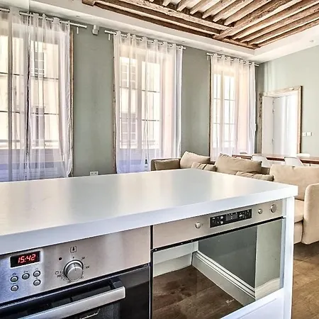 Apartment Centre