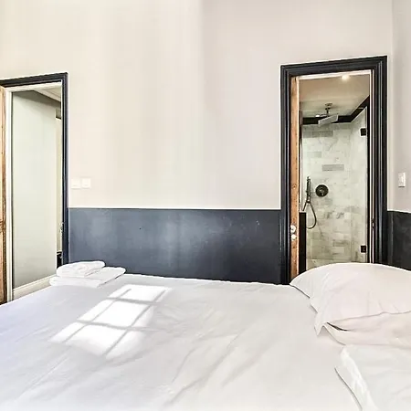Centre Apartment *