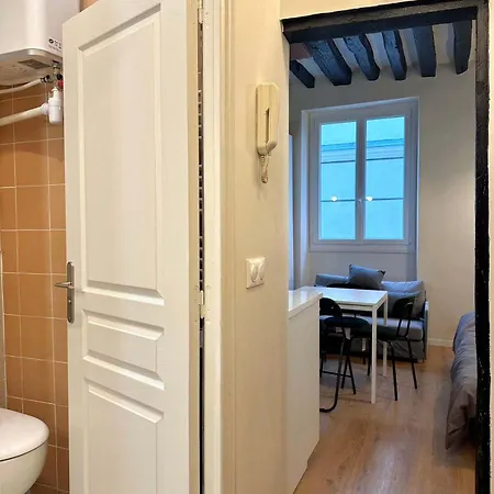 Apartment Cozy Near Pompidou Marais In Vertus Paris