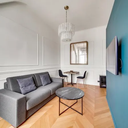 240-suite Elysée *