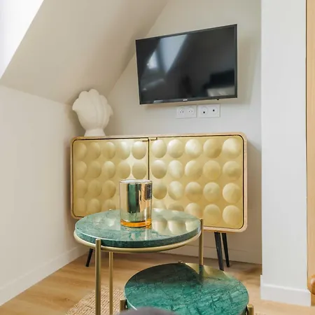 Superb 2bdr 6p Porte De Champerret Apartment Paris