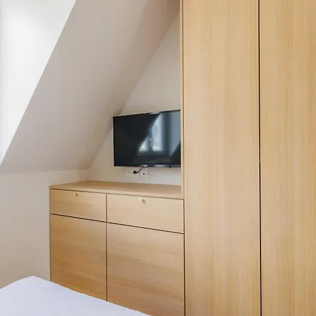 Superb 2bdr 6p Porte De Champerret Apartment