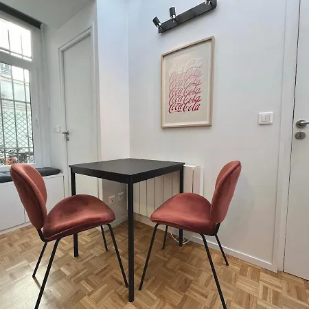 Apartment Lovely For 4 Paris