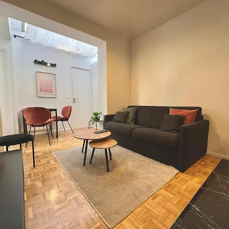 Apartment Lovely For 4