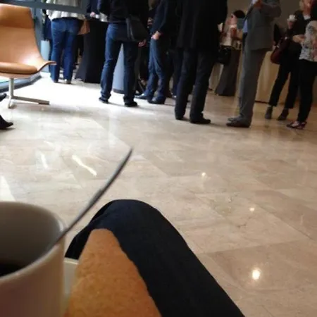 Dayroom Espace Sans Nuitee Et Partagee Chatillon Nuitee -- Repos Journee Ou Espace Travail 8-19h Proche Tour Eiffel Ou Usage Bureau A L'heure En Journee -- Nuitee Chatillon Avenue Parijs
