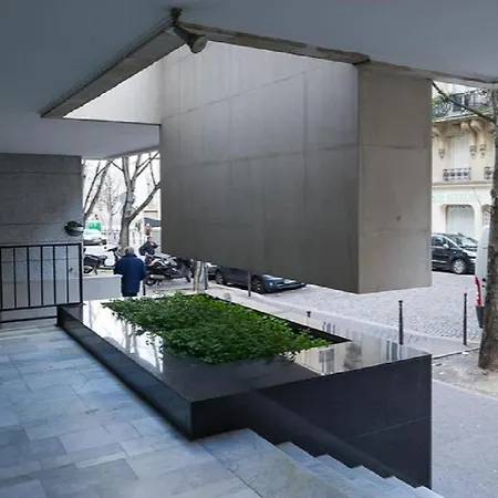 Dayroom Espace Sans Nuitee Et Partagee Chatillon Nuitee -- Repos Journee Ou Espace Travail 8-19h Proche Tour Eiffel Ou Usage Bureau A L'heure En Journee -- Nuitee Chatillon Avenue Parijs