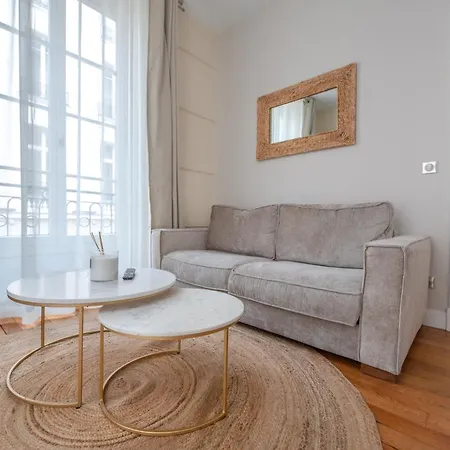 Cia - Louvre Museum Appartement