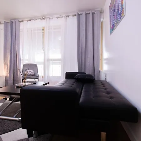 Stylish Escape In The Vibrant 11th Arrondissement Apartment Paris