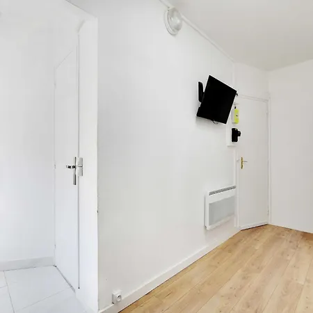 Of 16m2 Near Porte D'asnieres - Mobility Lease