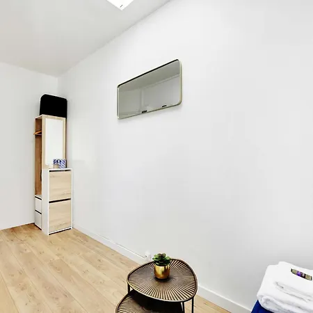 Apartment Of 16m2 Near Porte D'asnieres - Mobility Lease Paris