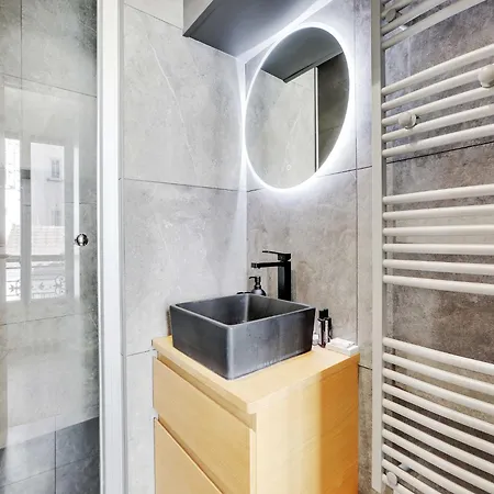Charming For 2p - Parc Monceau Apartment *