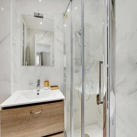 Very For 2 People Batignolles - Nollet Mobility Lease Apartment Paris