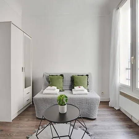Apartament - 2p- Place De Clichy Paryż