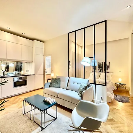 Apartment Eiffel Tower Champs De Mars Paris