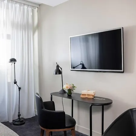 Helios Opera Hotel 4*