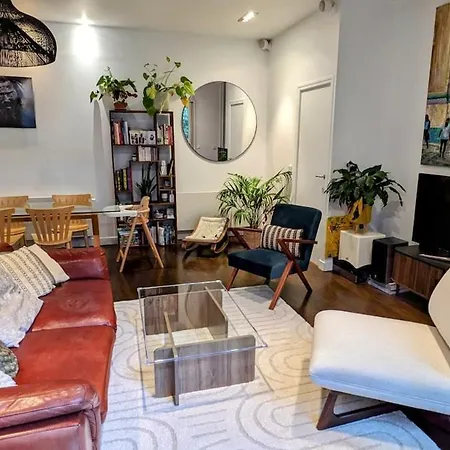 Beautiful With Private Garden Apartment