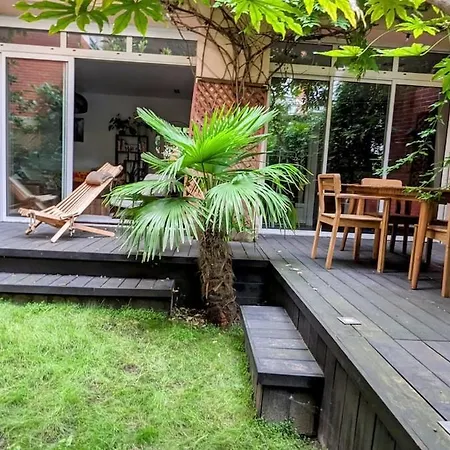 Beautiful With Private Garden *