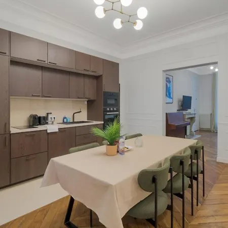 Mobility Lease - La Fayette - 8 People Apartment