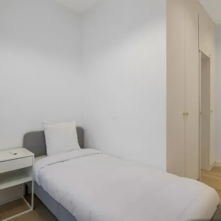 Mobility Lease - La Fayette - 8 People Apartment
