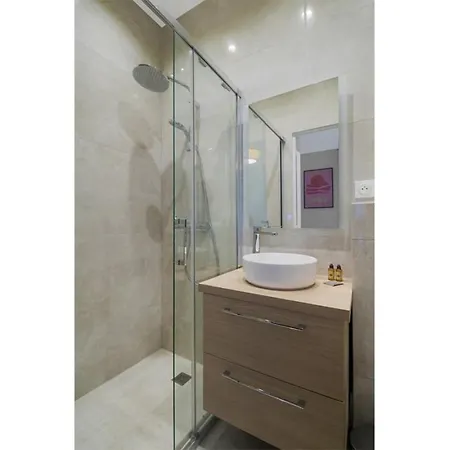Mobility Lease - La Fayette - 8 People Paris