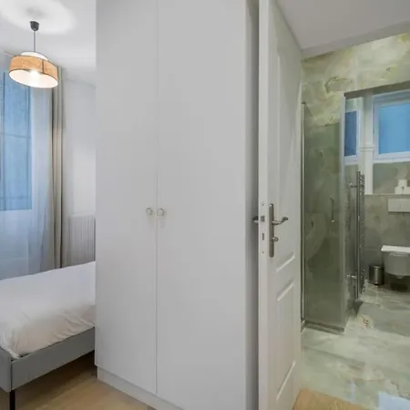 Mobility Lease - La Fayette - 8 People Apartment *