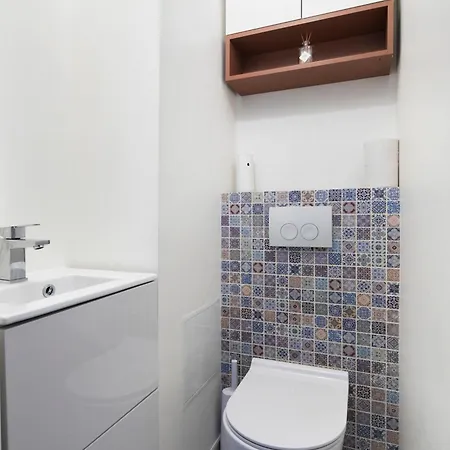 Lumineux 2 Avec Terrasse Apartman