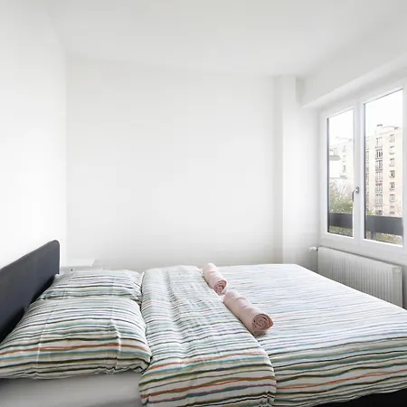 Lumineux 2 Avec Terrasse Apartman *