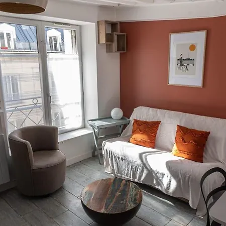 Cozy In Le Marais Paris