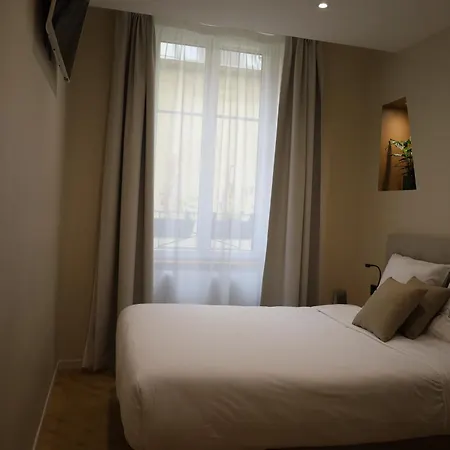 Les Du Faubourg Paris