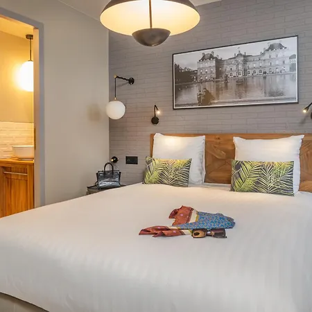 Apart-hotel East *