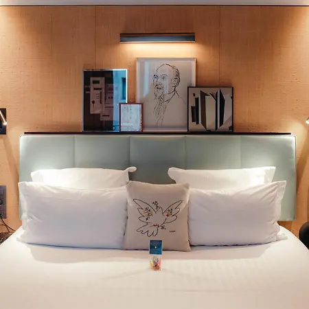 Eiffel Blomet Otel
