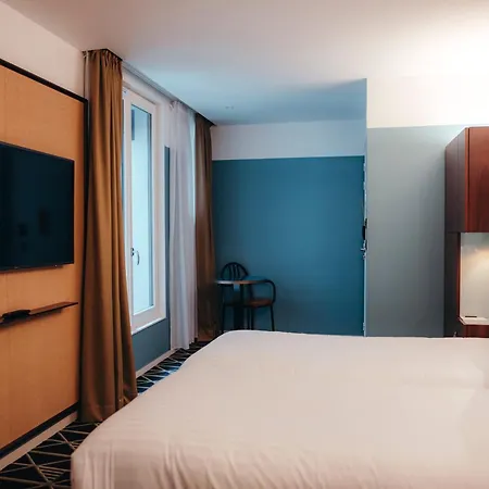 Eiffel Blomet 4*