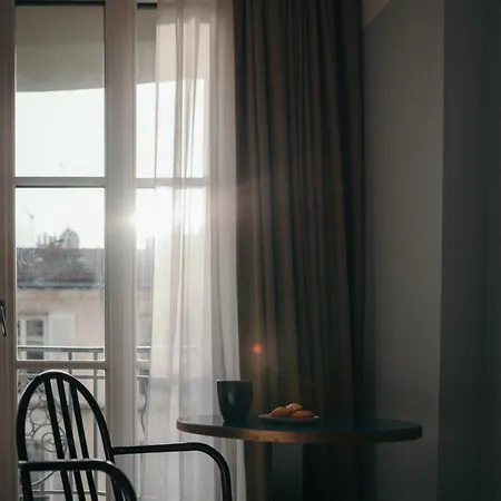 Otel Eiffel Blomet