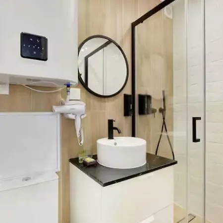 Moret Art Flats Trendy East Apartment Paris