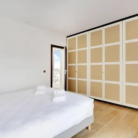 Appartement Penthouse Champs Elysees, Vue Sur Et La Tour Eiffel *
