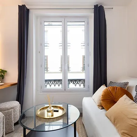 Apartment Cozy - Eiffel Tower - Sleeps 2p