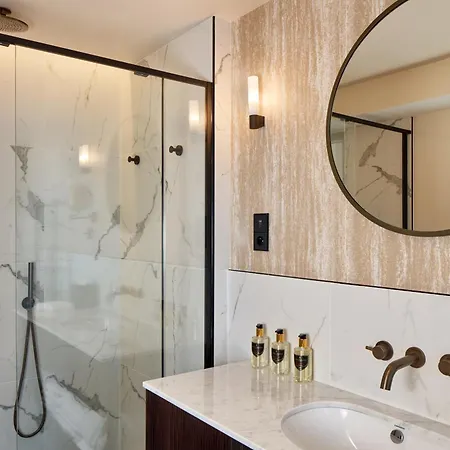 Maison Cassandre 4* Paris
