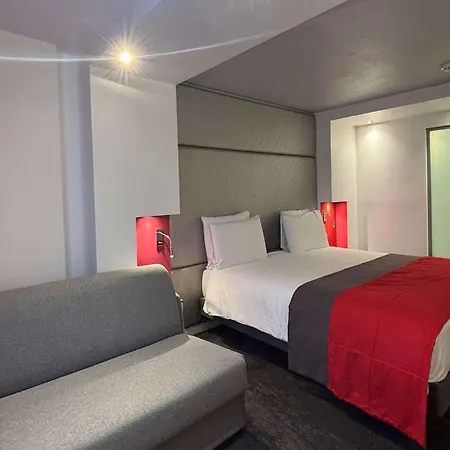 Mercure Montmartre Sacré Coeur Hotel 4*