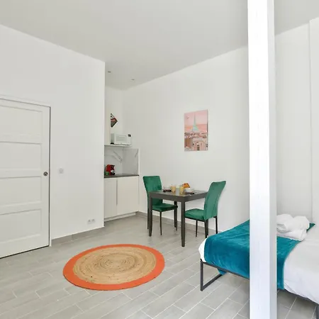 Apartment New & Design In The Heart Of Le Marais