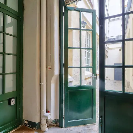 New & Design In The Heart Of Le Marais Paris