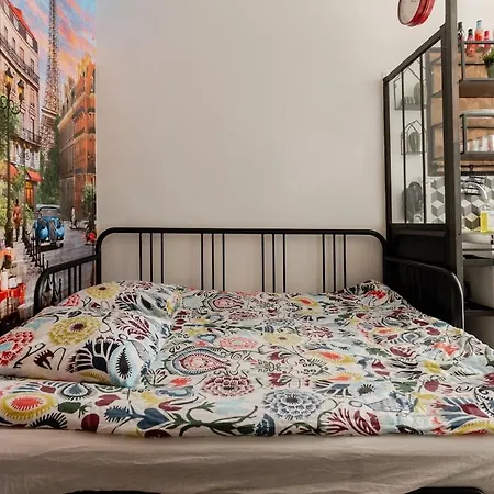 - Metro 7 Cadet - Quartier Faubourg-montmartre Parijs