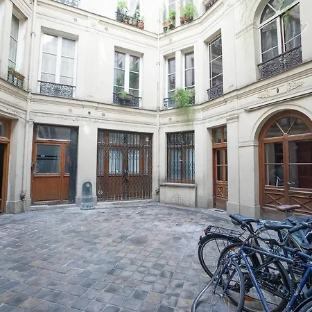 2 Etages - Metro 9 Grands Boulevards - Folies Bergeres Apartment