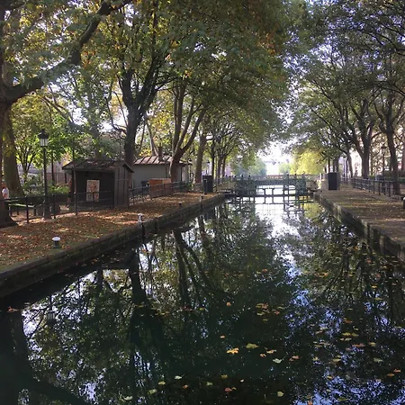 Paris, Au Bord Du Canal Saint Martin アパート パリ