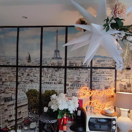 Holiday home Authentic House 2 Maisons 1 Ideale Pour Groupes, Capacite 30 Personnes Paris