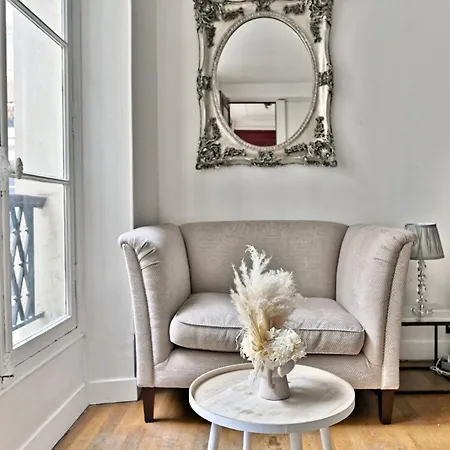 Pleasant Close To Galerie Lafayette - Ii 아파트 파리