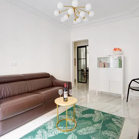 Apartment Parisian Elegance - Luxury In Daumesnil Paris