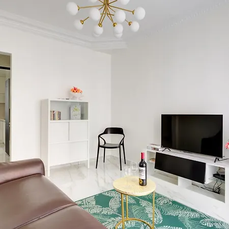 Parisian Elegance - Luxury In Daumesnil Apartment