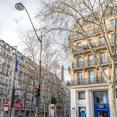 Stunning Tiny - 5 Min To Eiffel Tower - Sleeps 2p * Paris