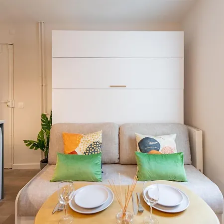 Stunning Tiny - 5 Min To Eiffel Tower - Sleeps 2p *