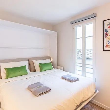 Stunning Tiny - 5 Min To Eiffel Tower - Sleeps 2p
